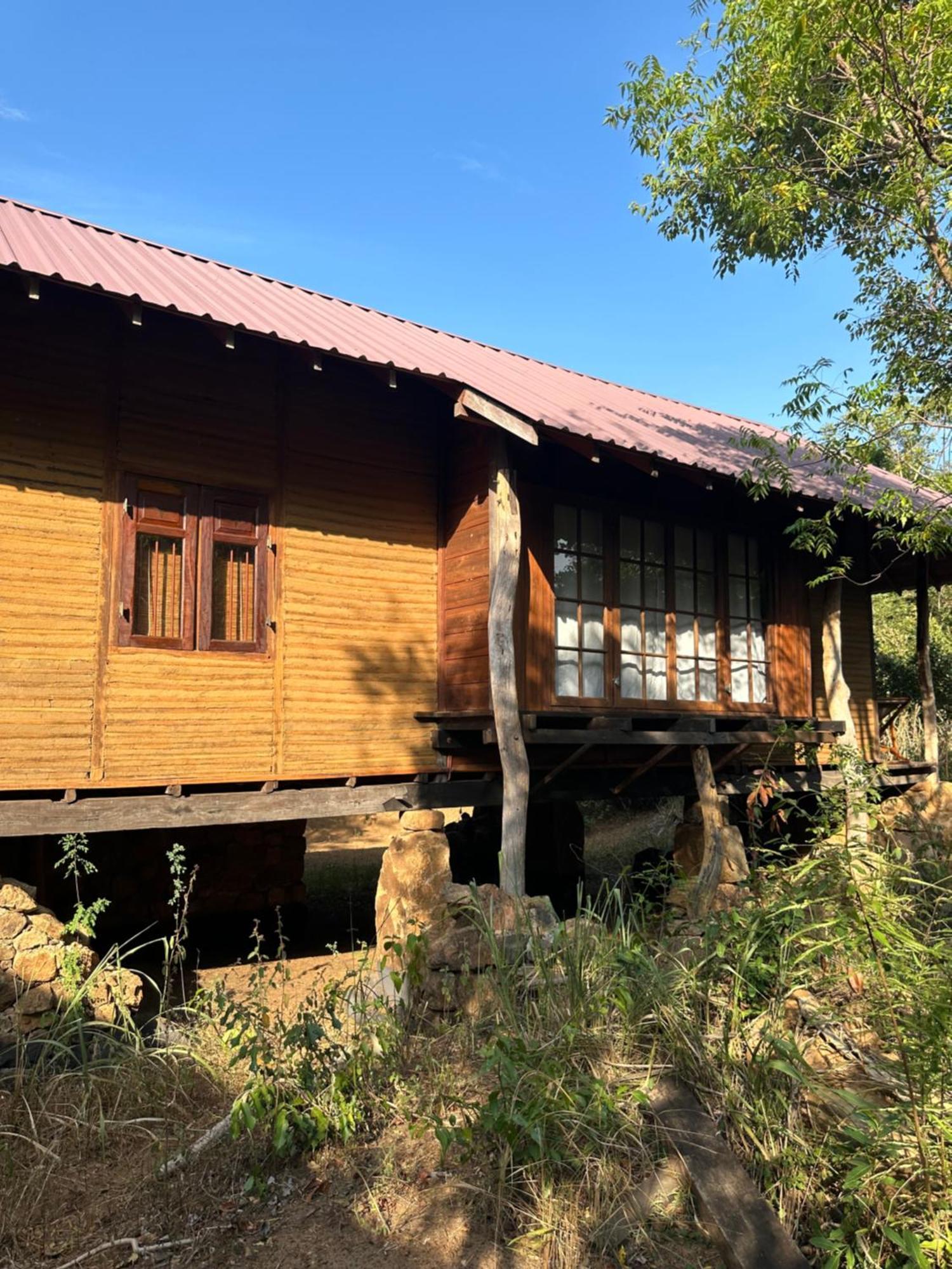 Hotel Athreya Ayurveda Ashram à Habarana Extérieur photo