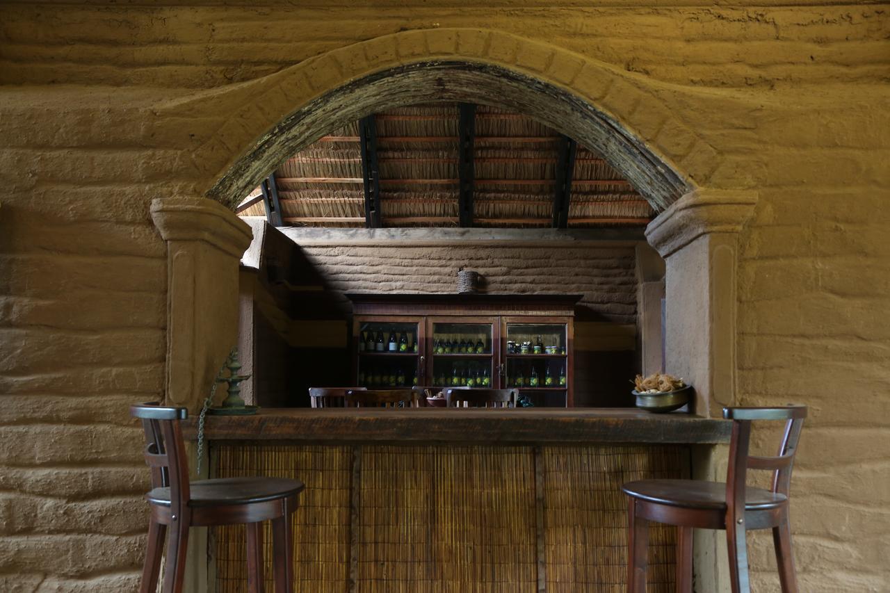 Hotel Athreya Ayurveda Ashram à Habarana Extérieur photo