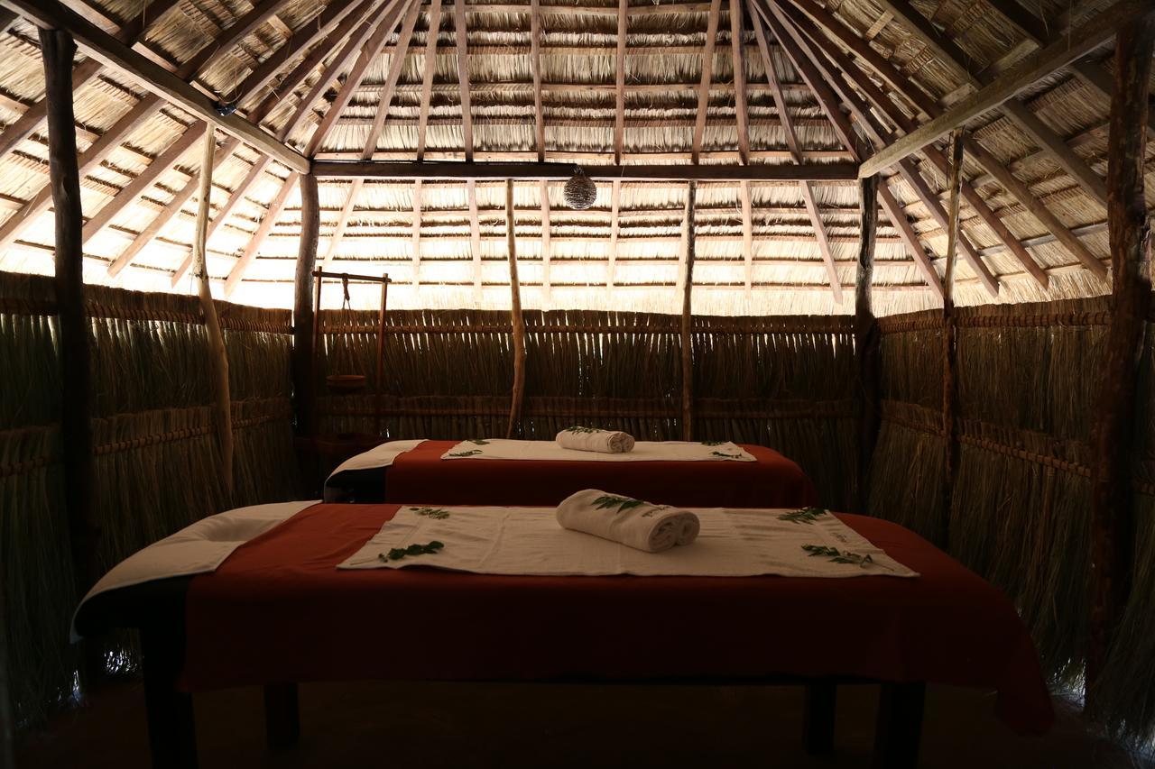 Hotel Athreya Ayurveda Ashram à Habarana Extérieur photo