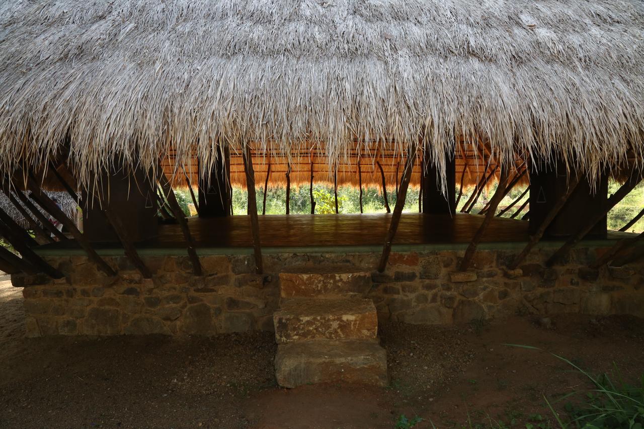 Hotel Athreya Ayurveda Ashram à Habarana Extérieur photo