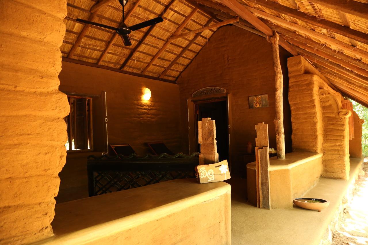 Hotel Athreya Ayurveda Ashram à Habarana Extérieur photo
