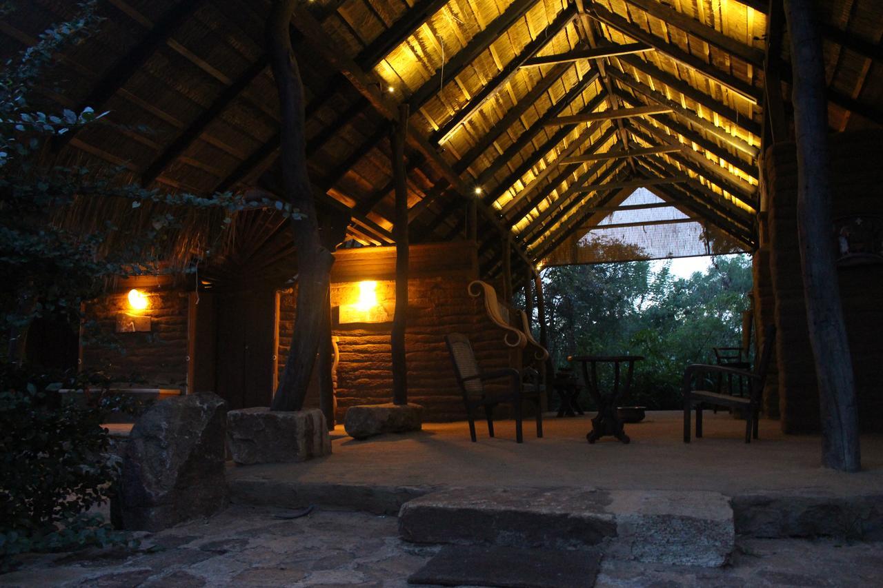 Hotel Athreya Ayurveda Ashram à Habarana Extérieur photo