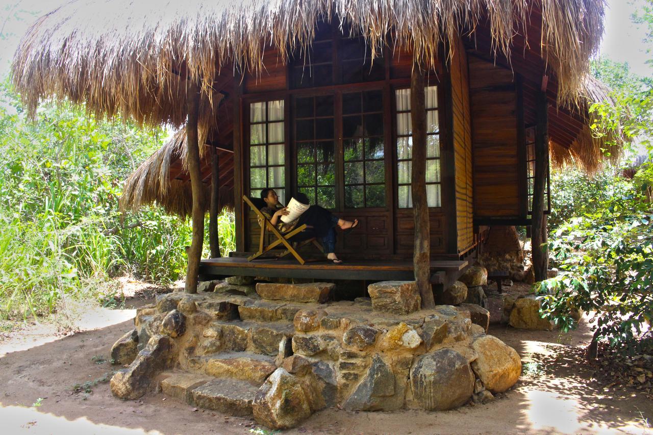 Hotel Athreya Ayurveda Ashram à Habarana Extérieur photo